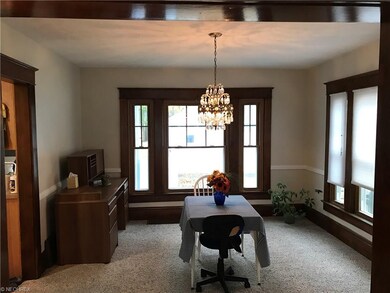 Lot's of Natural light in this Formal Dining room 