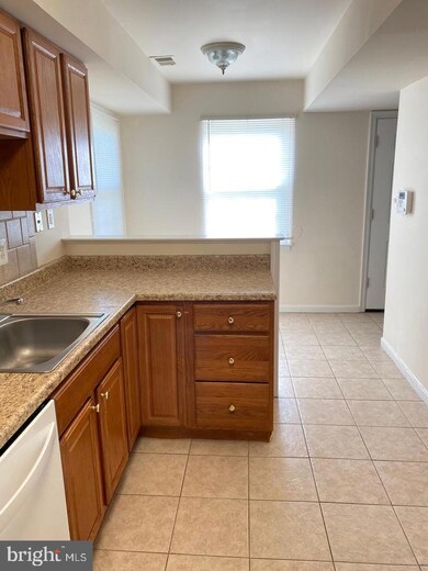 9628 Hagel Cir unit 26/B, Lorton, VA 22079 - photo 5