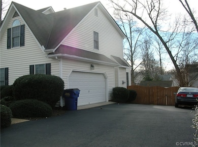 Side load Garage/Paved drive