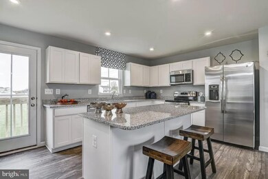 819 Raeann Dr, Greencastle, PA 17225 - photo 2