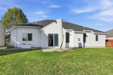 811 Honey Willow Blvd, Huntertown, IN 46748 - photo 2