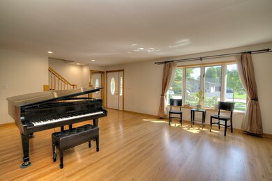 506 N Walnut St, Elmhurst, IL 60126 - photo 4