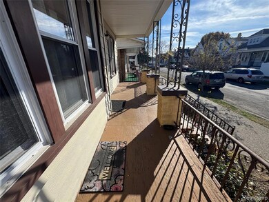 12140 Mitchell St, HamtraMcK, MI 48212 - photo 4