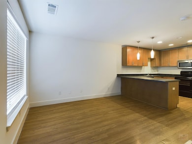 711 W 32nd St unit 143, Austin, TX 78705 - photo 3