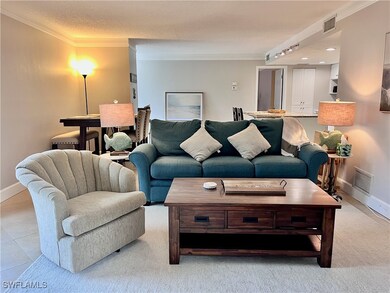 216 Palm Dr unit 5, Naples, FL 34112 - photo 4