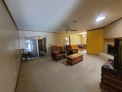 441 W Pleasantview Dr, Hurst, TX 76054 - photo 6