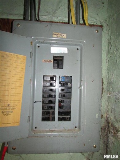 611 E 13th St, Davenport, IA 52803 - photo 7