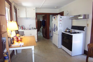 1st flr kitchen