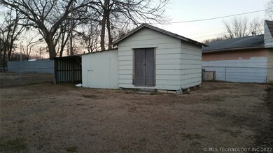 810 NE 3rd St, Henryetta, OK 74437 - photo 4