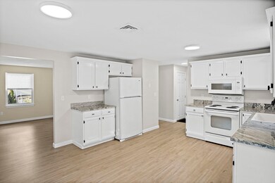 125 Franklin St unit A, Stoneham, MA 02180 - photo 3