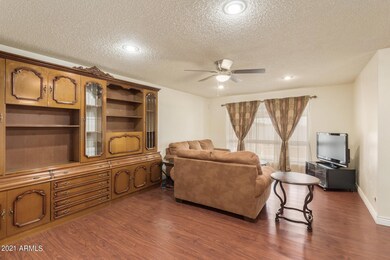 10301 W Kelso Dr, Sun City, AZ 85351 - photo 6