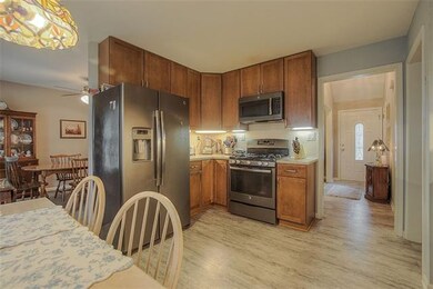 4809 Stearns Ln, Shawnee, KS 66203 - photo 5