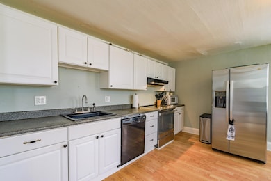 165 Stream Rd 07