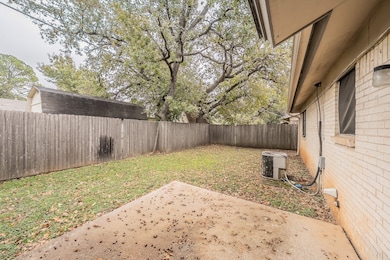 512 Billie Ruth Ln, Hurst, TX 76053 - photo 4
