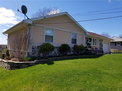 4258 N Church St, Whitehall, PA 18052 - photo 2