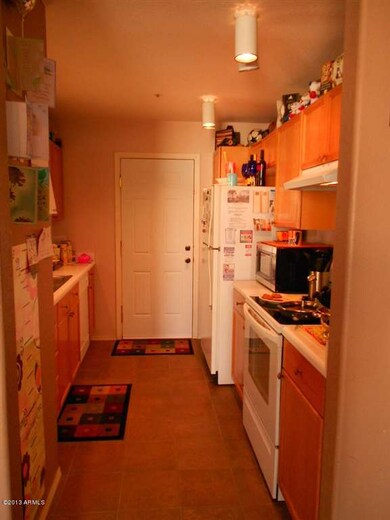 Updated kitchen-all appliances convey!