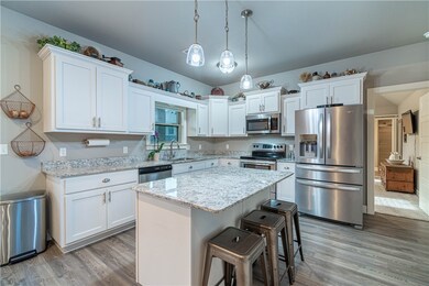 611 Captain Hopkins St, Prairie Grove, AR 72753 - photo 5