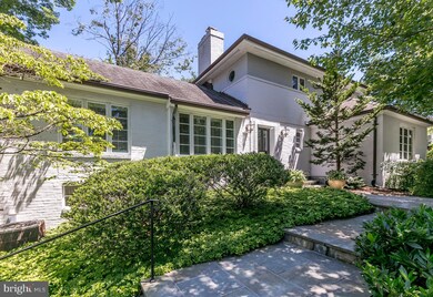 4656 N Dittmar Rd, Arlington, VA 22207 - photo 2