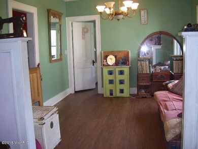 39 Benjamin DR
