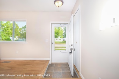 1407 Mark Twain Dr, Lansing, MI 48911 - photo 5