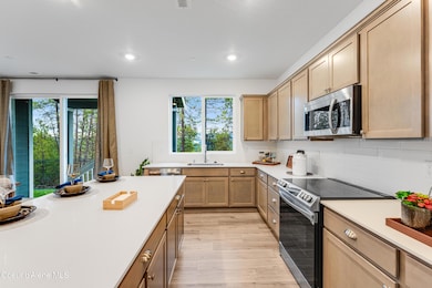 SEA_TangleRidge_Pic_Davenport_Kitchen_3o