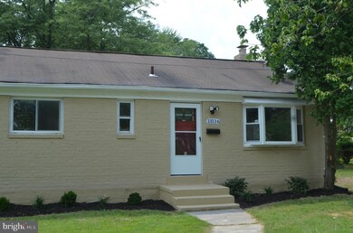 13116 Parkland Dr, Rockville, MD 20853 - photo 2