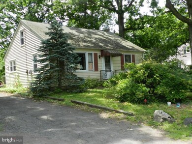 606 Hickory Ave, Telford, PA 18969 - photo 2