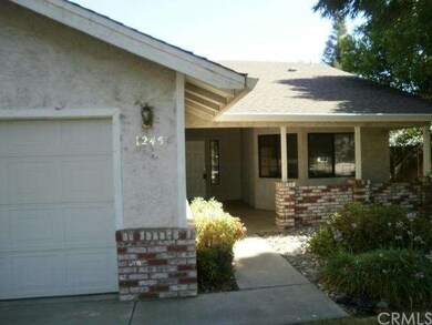 fron of house from driveway