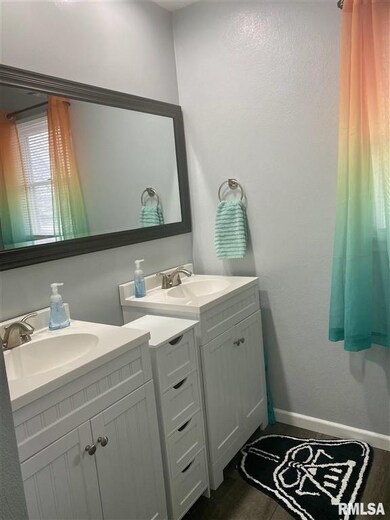 6405 Appomattox Rd, Davenport, IA 52806 - photo 7