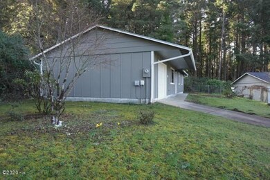 1942 SW Galley Ct, Lincoln City, OR 97367 - photo 2
