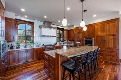 6_Kitchen_high_3530073