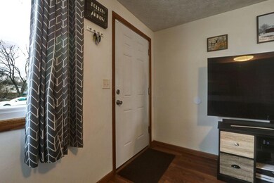 1670 Regents Hill Dr, Columbus, OH 43223 - photo 7