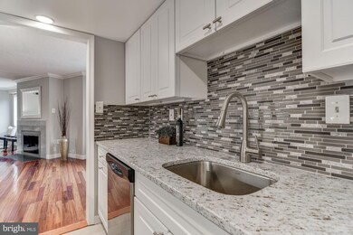 3 Washington Cir NW unit 701, Washington, DC 20037 - photo 7