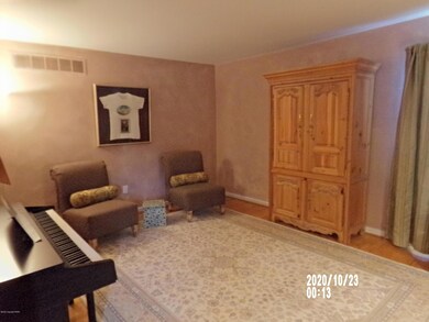 199 Schwenk Rd, Perkiomenville, PA 18074 - photo 3