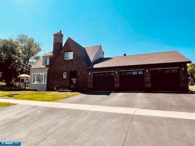 419 5th Ave NW, Chisholm, MN 55719 - photo 2