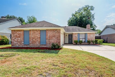 8706 Saratoga Forest Dr, Houston, TX 77088 - photo 2