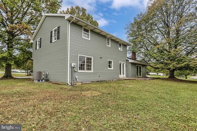 995 Greenlea Rd, Hershey, PA 17033 - photo 5