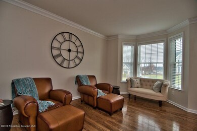 1059 Manor Dr, Mountain Top, PA 18707 - photo 3