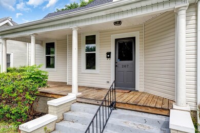 04-207 E Caldwell Ave-4