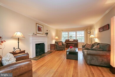 6136 Beachway Dr, Falls Church, VA 22041 - photo 2