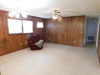 2405 Davis Ave, Tifton, GA 31794 - photo 4