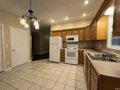 104 E Harrison St, Fairmount, IN 46928 - photo 2