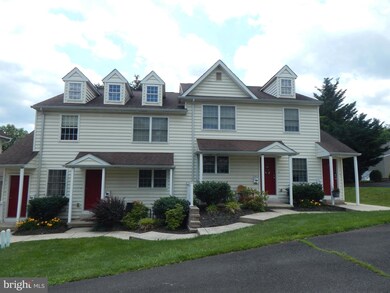 27 Green St unit 3, Souderton, PA 18964 - photo 3