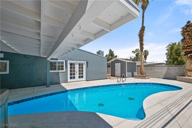 1913 Golden Arrow Dr, Las Vegas, NV 89169 - photo 4