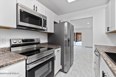 10-Kitchen 20230321-DW-3070