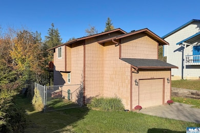 1329 Campbell Ave, Port Angeles, WA 98362 - photo 2