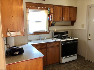 499 Poland Ave, Struthers, OH 44471 - photo 7