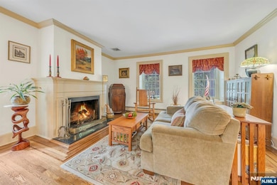 Living Room w/Fireplace