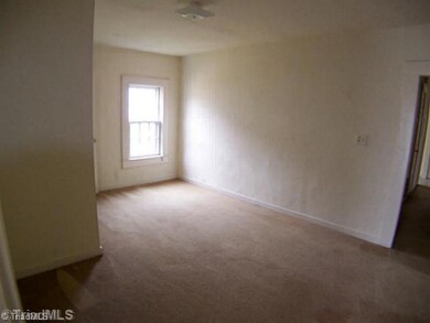 704 E Kearns Ave, High Point, NC 27260 - photo 5