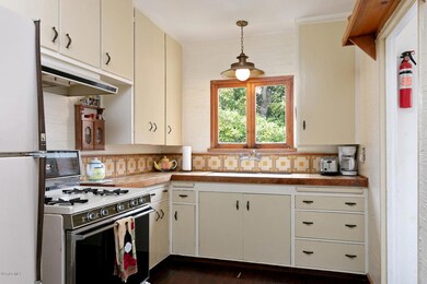 198 S Catalina St-007-003-Kitchen-MLS_Si